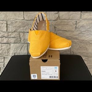 Toms Women’s shoes